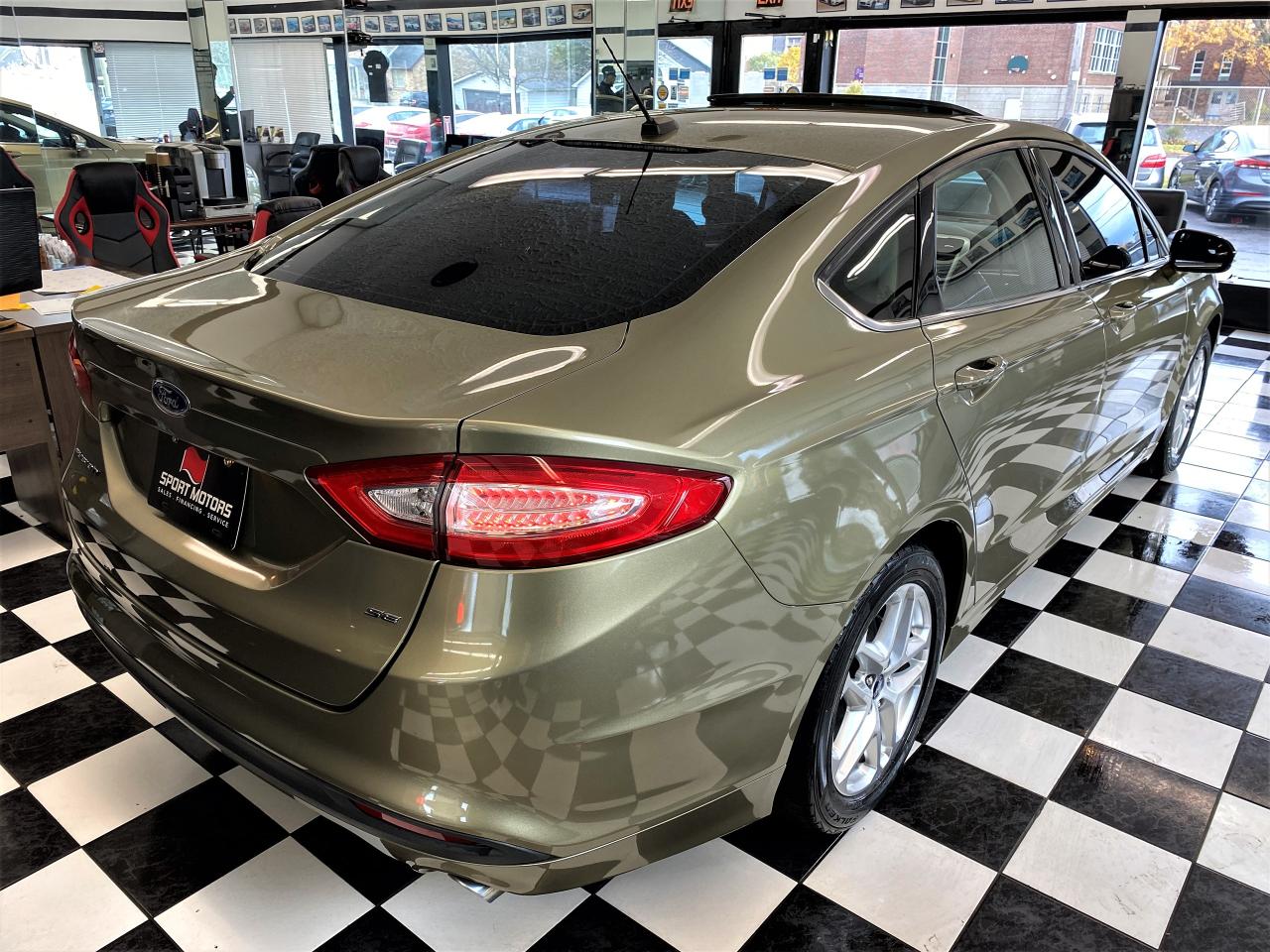 2013 Ford Fusion SE+Bluetooth+Heated Seats+A/C+Sunroof Photo4