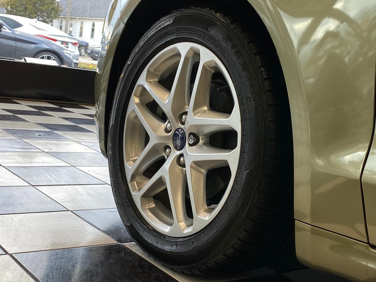 2013 Ford Fusion SE+Bluetooth+Heated Seats+A/C+Sunroof Photo