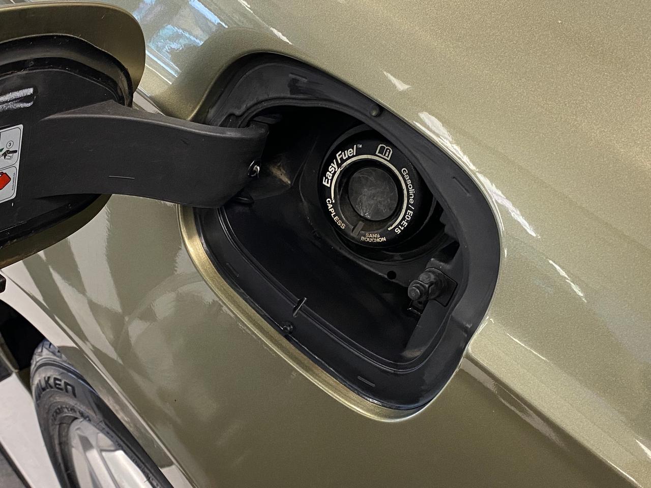2013 Ford Fusion SE+Bluetooth+Heated Seats+A/C+Sunroof Photo