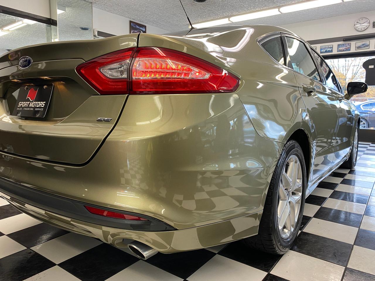 2013 Ford Fusion SE+Bluetooth+Heated Seats+A/C+Sunroof Photo