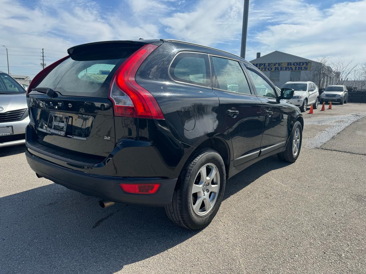 2010 Volvo XC60 Base Photo4