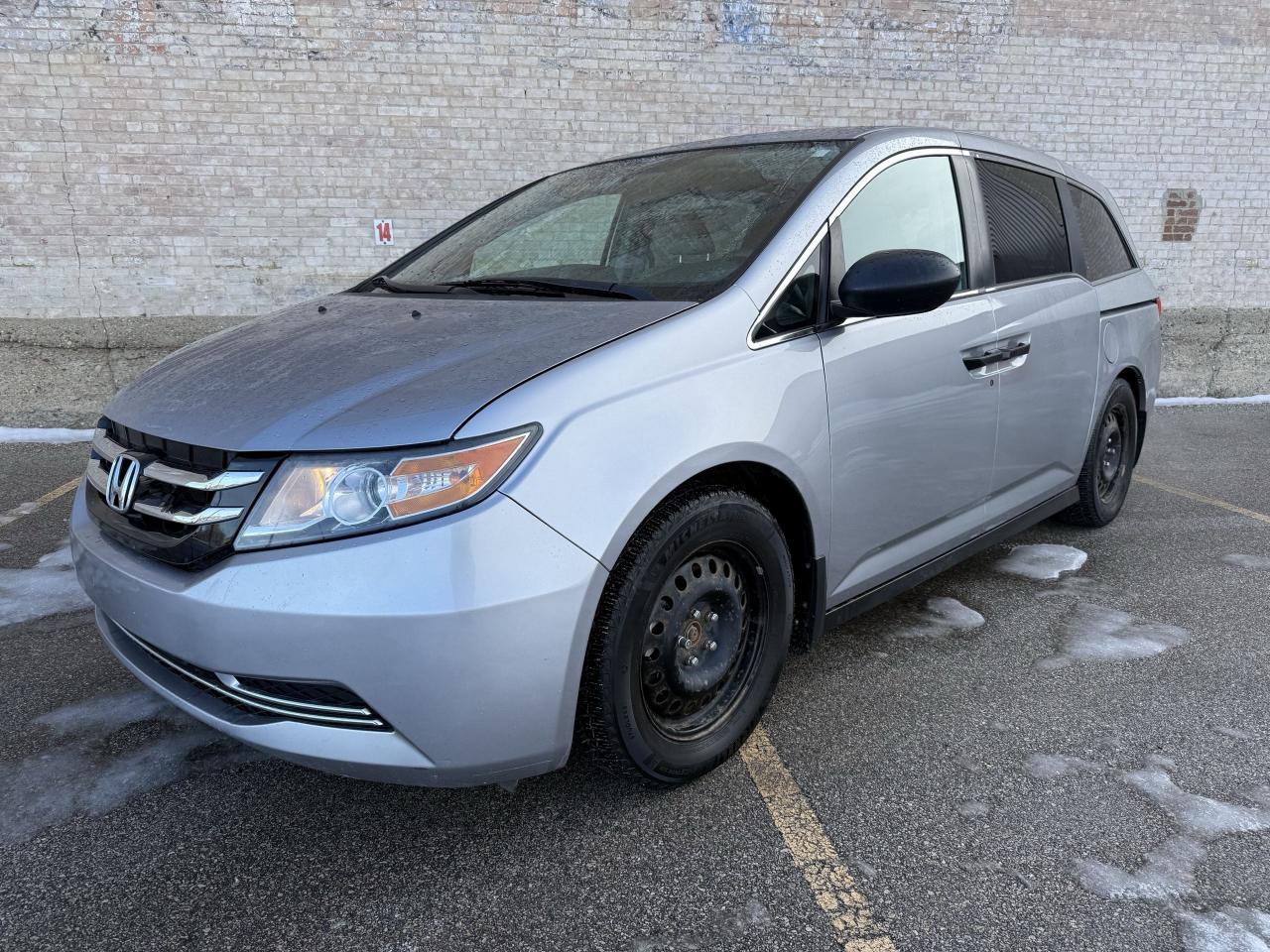 Used 2016 Honda Odyssey SE Trim | 2 Sets of Tires on Rims | 8-Passenger Se for sale in Moose Jaw, SK