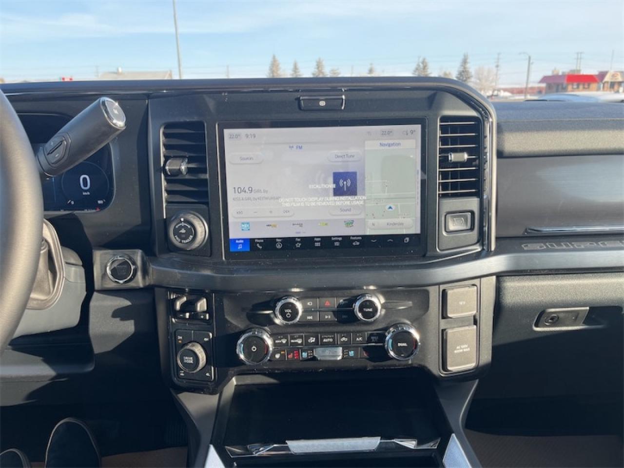 2025 Ford F-350 Super Duty Lariat  - Premium Audio Photo5