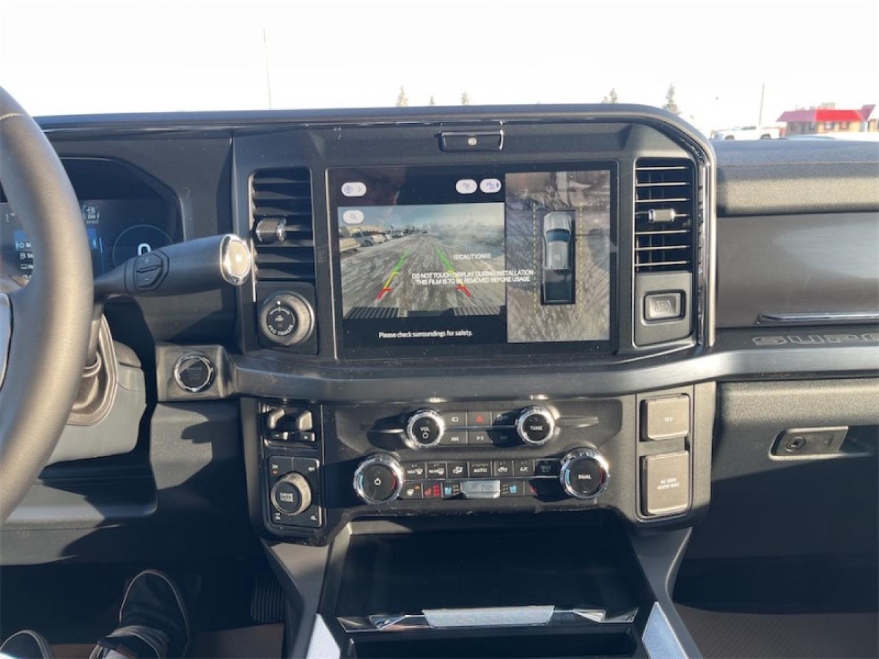 2025 Ford F-350 Super Duty Lariat  - Premium Audio Photo5