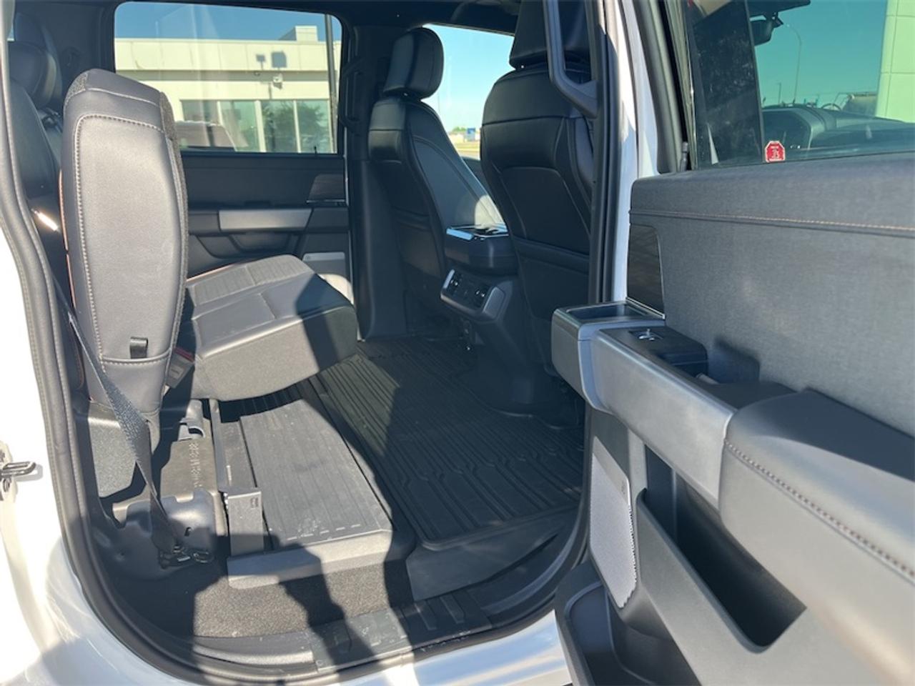 2025 Ford F-150 Lariat  - Sunroof - Premium Audio Photo5
