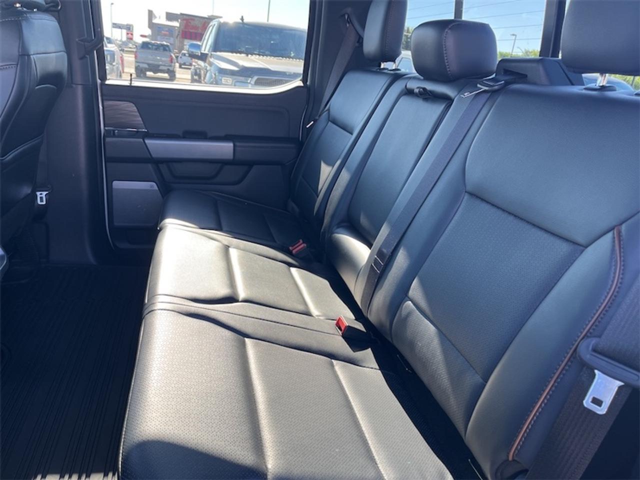 2025 Ford F-150 Lariat  - Sunroof - Premium Audio Photo5