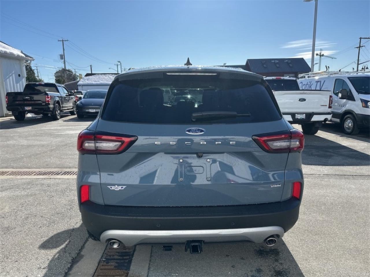2025 Ford Escape PHEV Photo3
