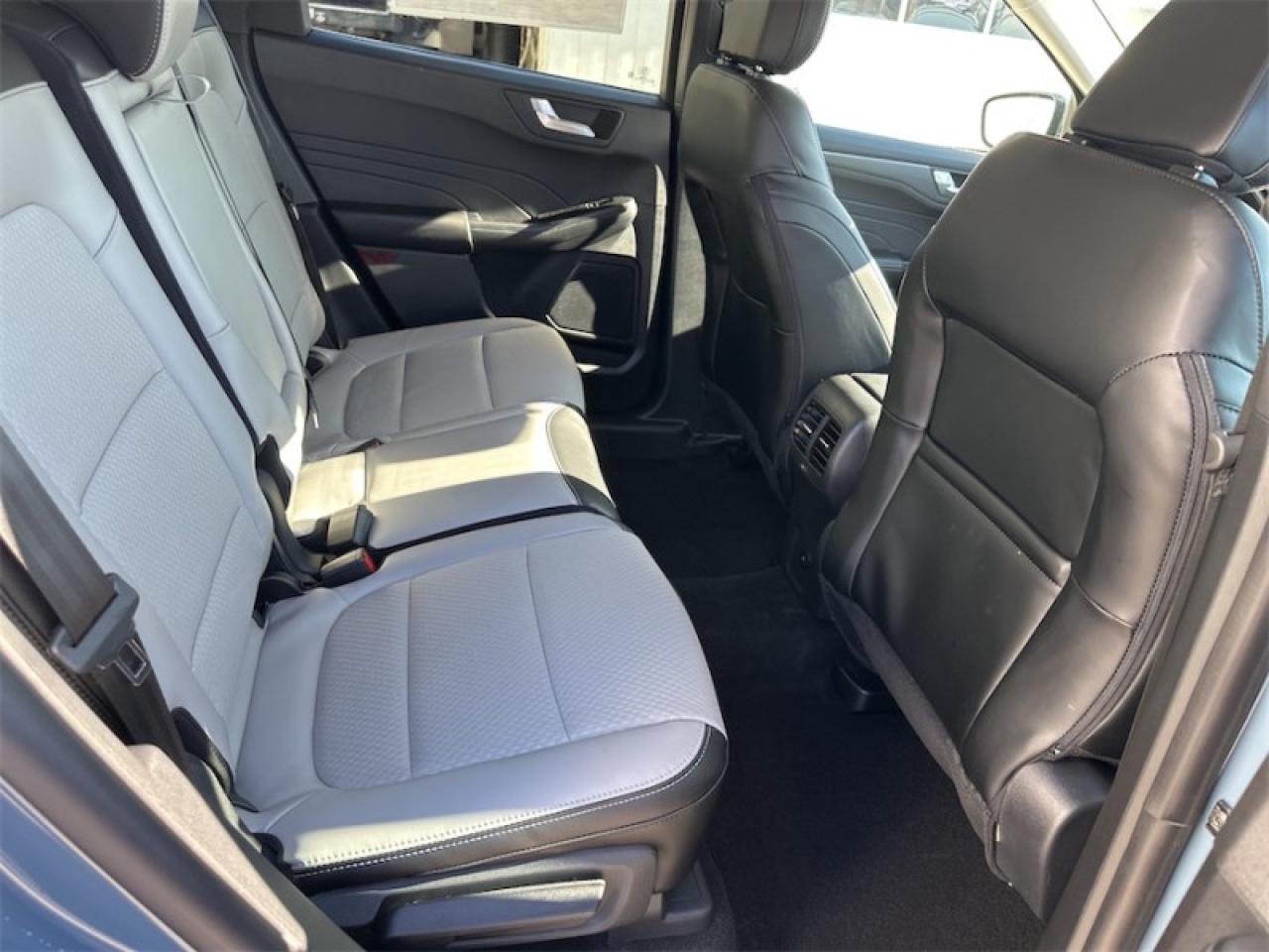 2025 Ford Escape PHEV Photo5