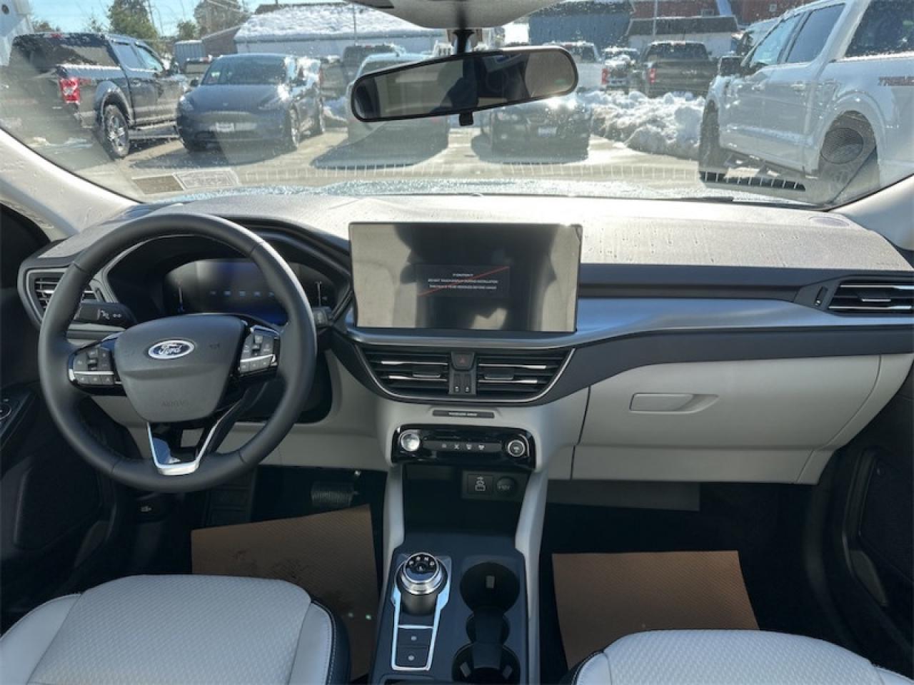 2025 Ford Escape PHEV Photo5