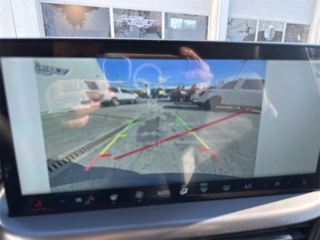 2025 Ford Escape PHEV Photo5