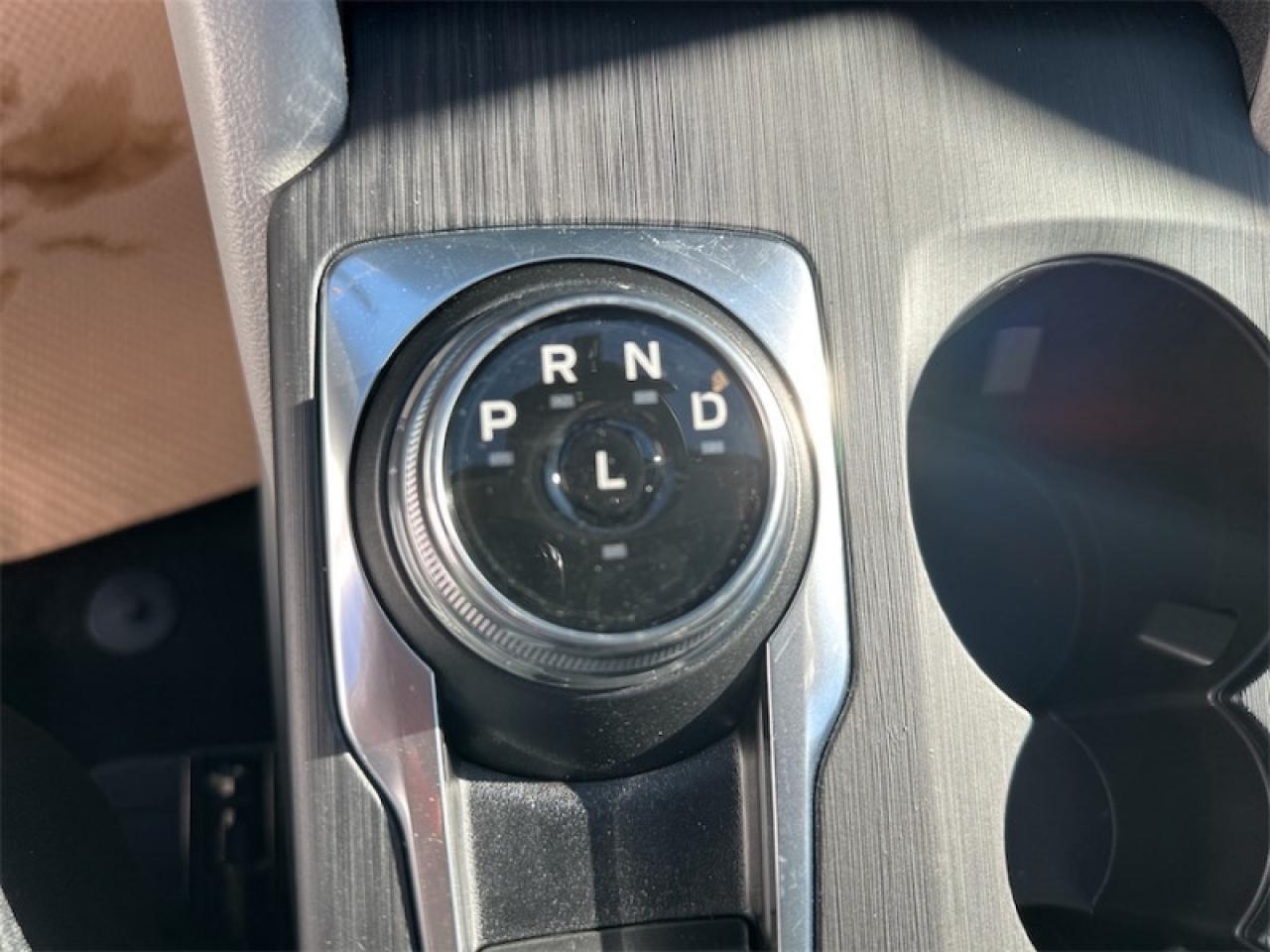 2025 Ford Escape PHEV Photo5