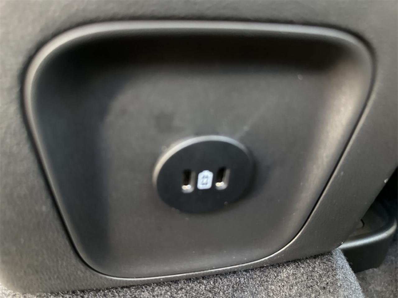 2025 Ford Escape PHEV Photo5