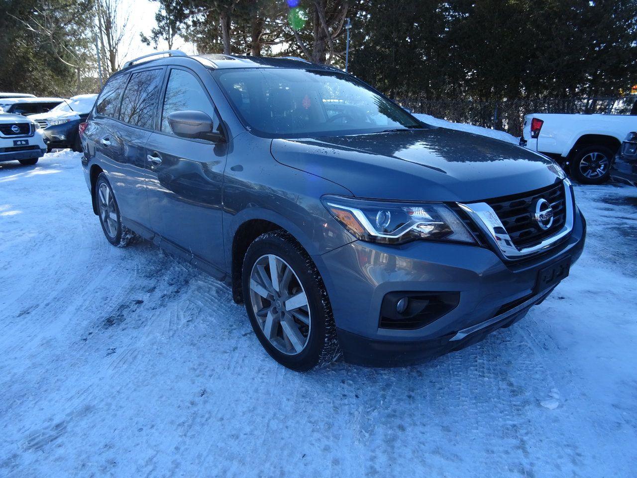 2019 Nissan Pathfinder SV - Photo #4