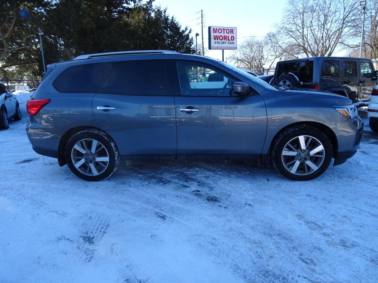 2019 Nissan Pathfinder SV - Photo #5