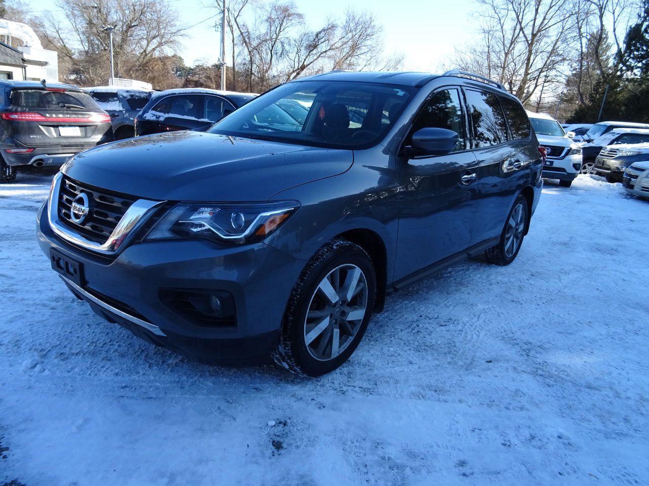 2019 Nissan Pathfinder SV - Photo #2