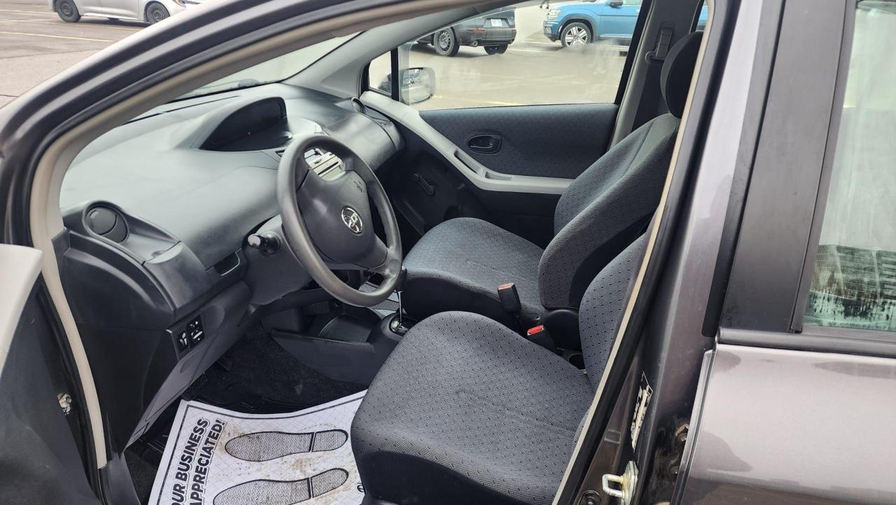 2011 Toyota Yaris 5dr HB Auto LE - Photo #7