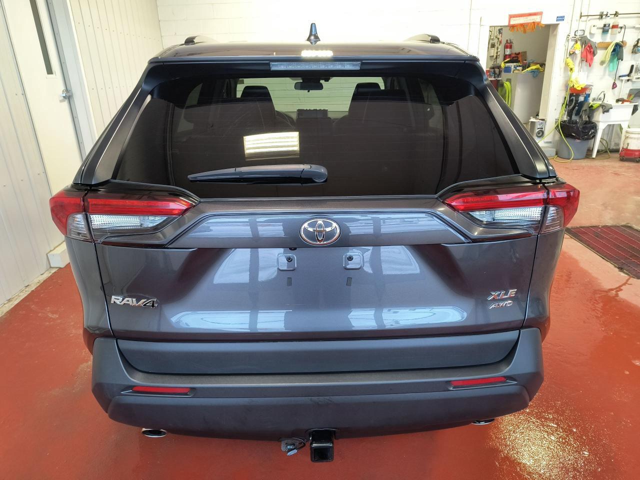 2022 Toyota RAV4 XLE Premium AWD Photo