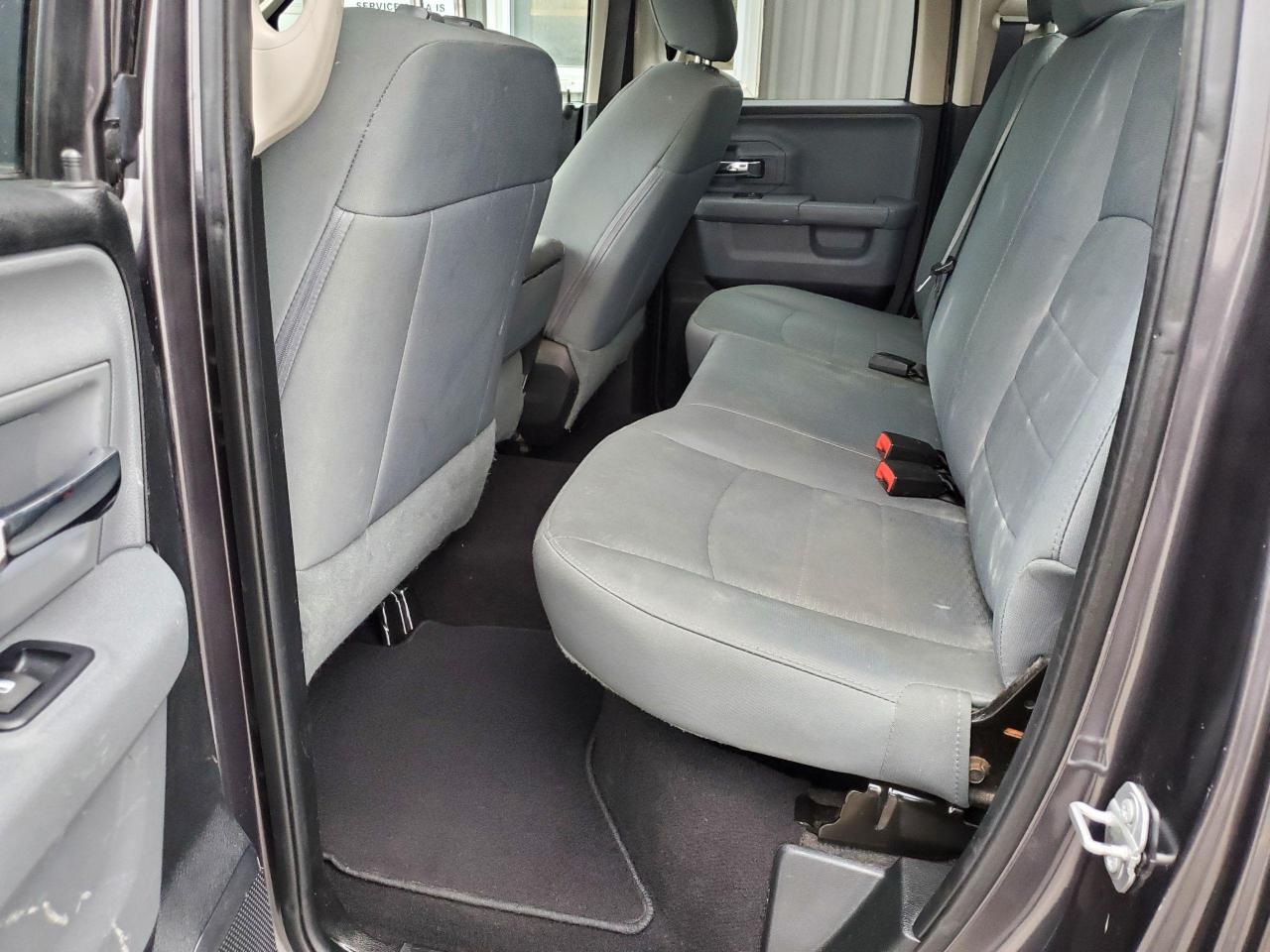 2017 RAM 1500 4WD Quad Cab 140.5" SLT - Photo #19