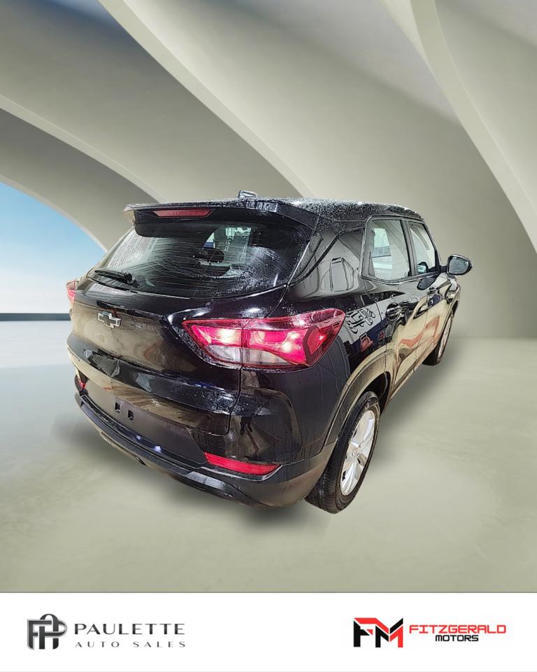 2023 Chevrolet TrailBlazer FWD 4dr LS - Photo #2
