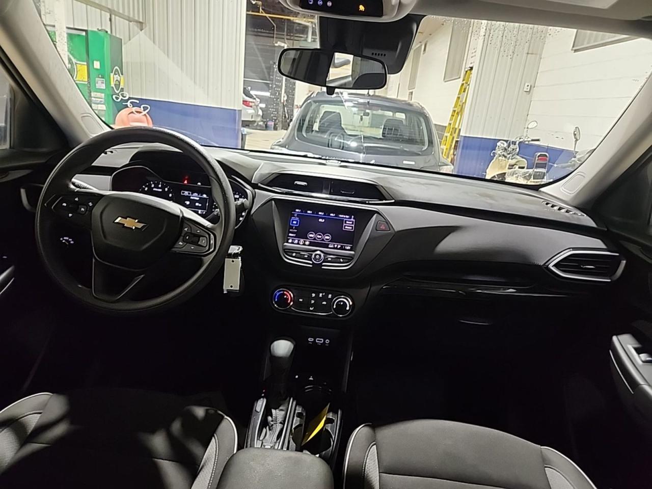 2023 Chevrolet TrailBlazer FWD 4dr LS - Photo #3