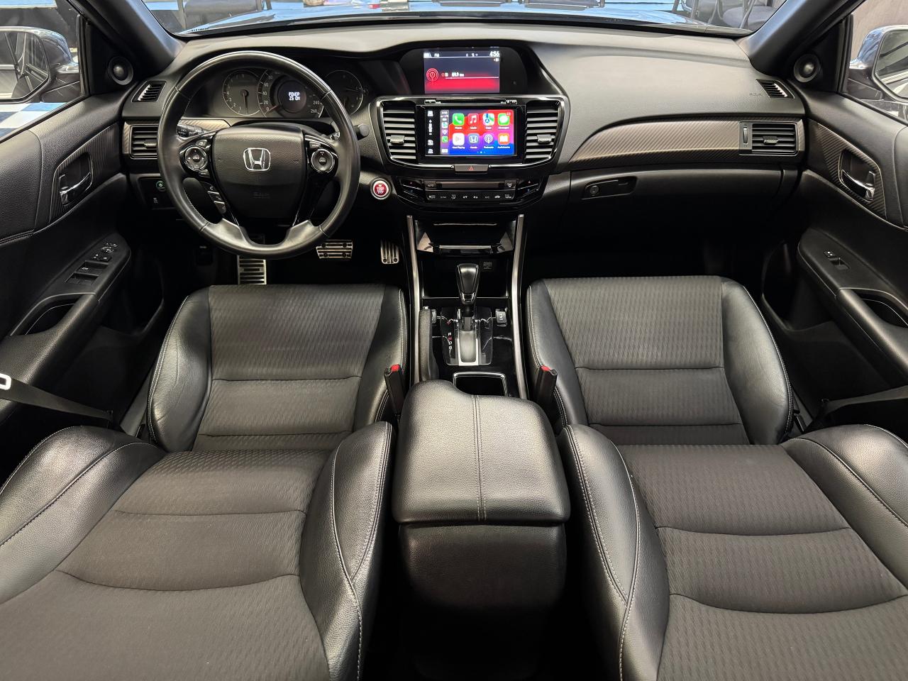 2016 Honda Accord Sport+Leather+Roof+ApplePlay+CLEAN CARFAX Photo2