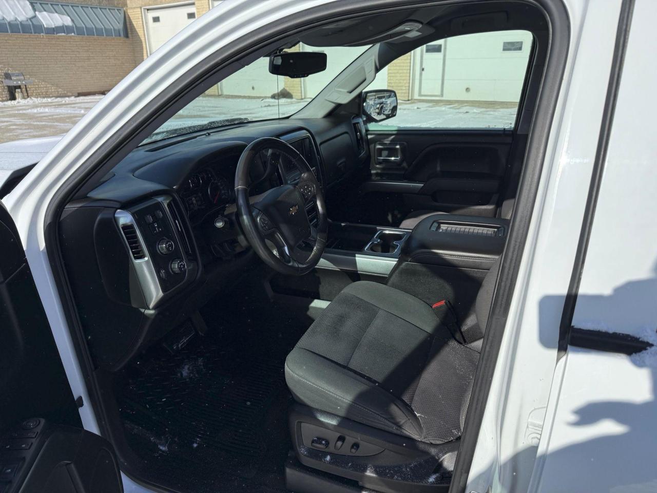 2018 Chevrolet Silverado 1500 LT - Photo #5