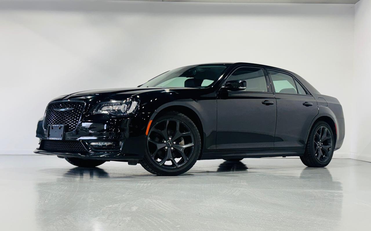 Used 2022 Chrysler 300 300 Touring L RWD for sale in North York, ON