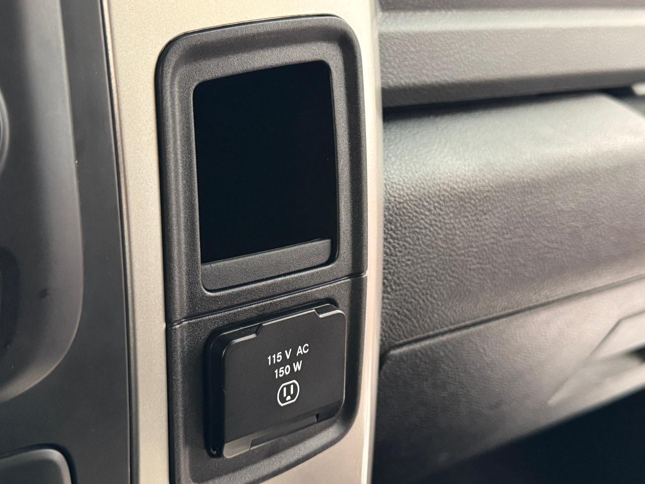2017 RAM 1500 Big Horn Eco Diesel+Camera+New Tires+CLEAN CARFAX - Photo #41