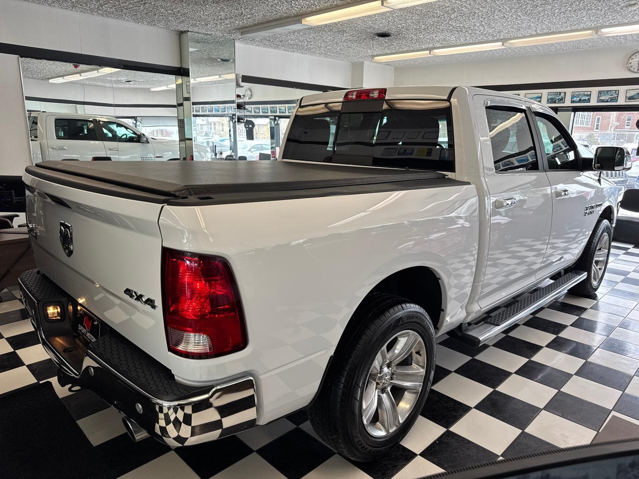 2017 RAM 1500 Big Horn Eco Diesel+Camera+New Tires+CLEAN CARFAX - Photo #10