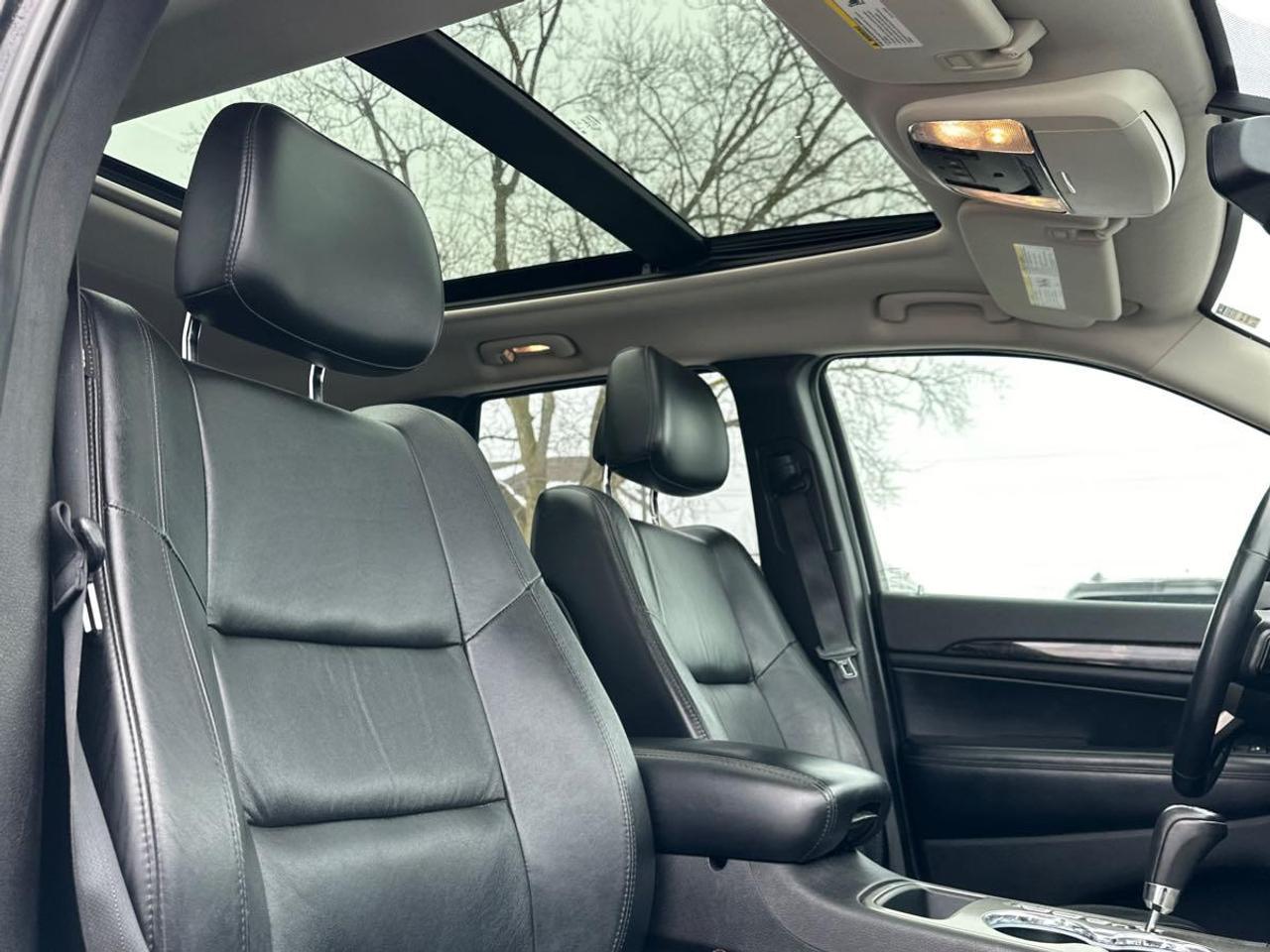 2012 Jeep Grand Cherokee Laredo Photo
