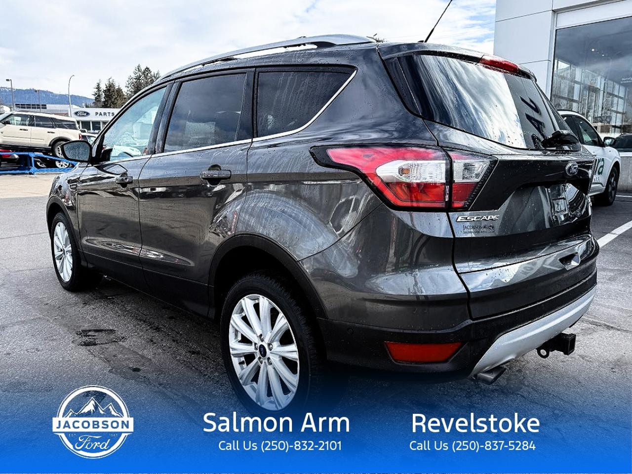 2018 Ford Escape Titanium Photo2