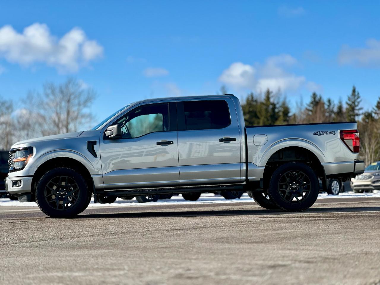 2025 Ford F-150 STX 4WD SUPERCREW 5.5' BOX Photo5