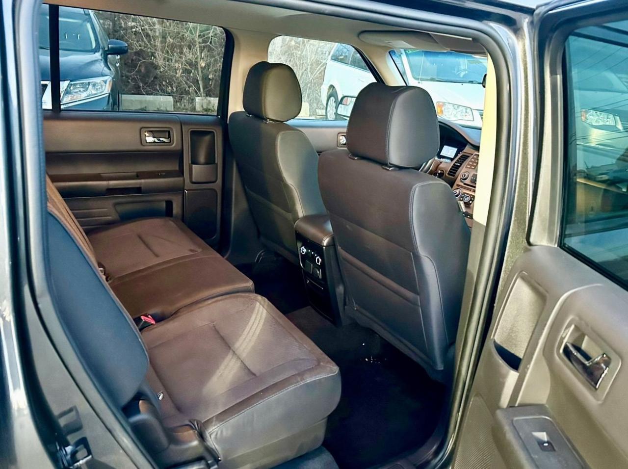 2019 Ford Flex SE - Photo #11