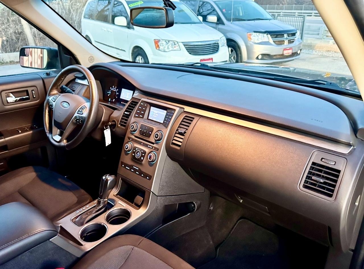 2019 Ford Flex SE - Photo #13