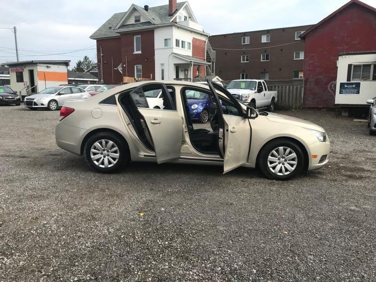 Used 2011 Chevrolet Cruze LT for sale in Oshawa, ON