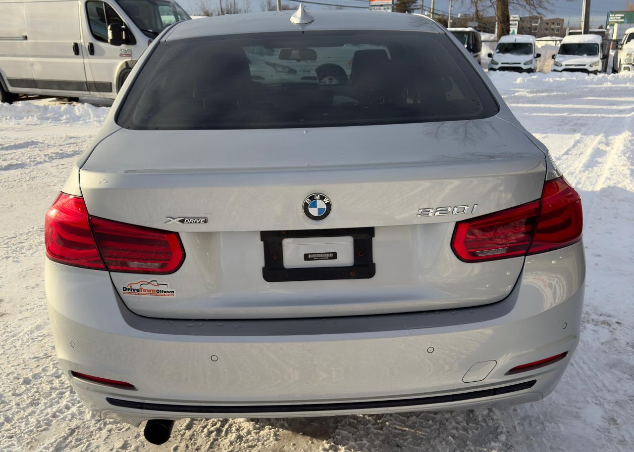 2016 BMW 3 Series 320i xDrive - Photo #4