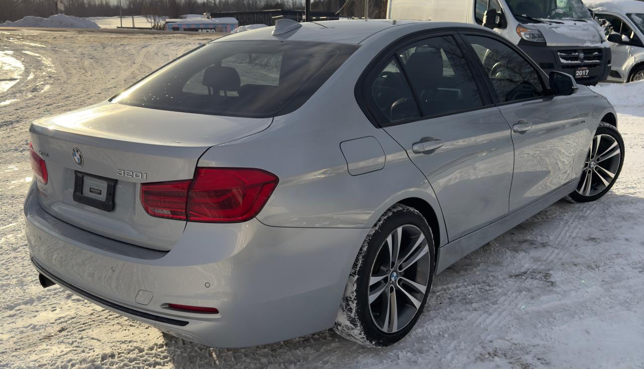 2016 BMW 3 Series 320i xDrive - Photo #5