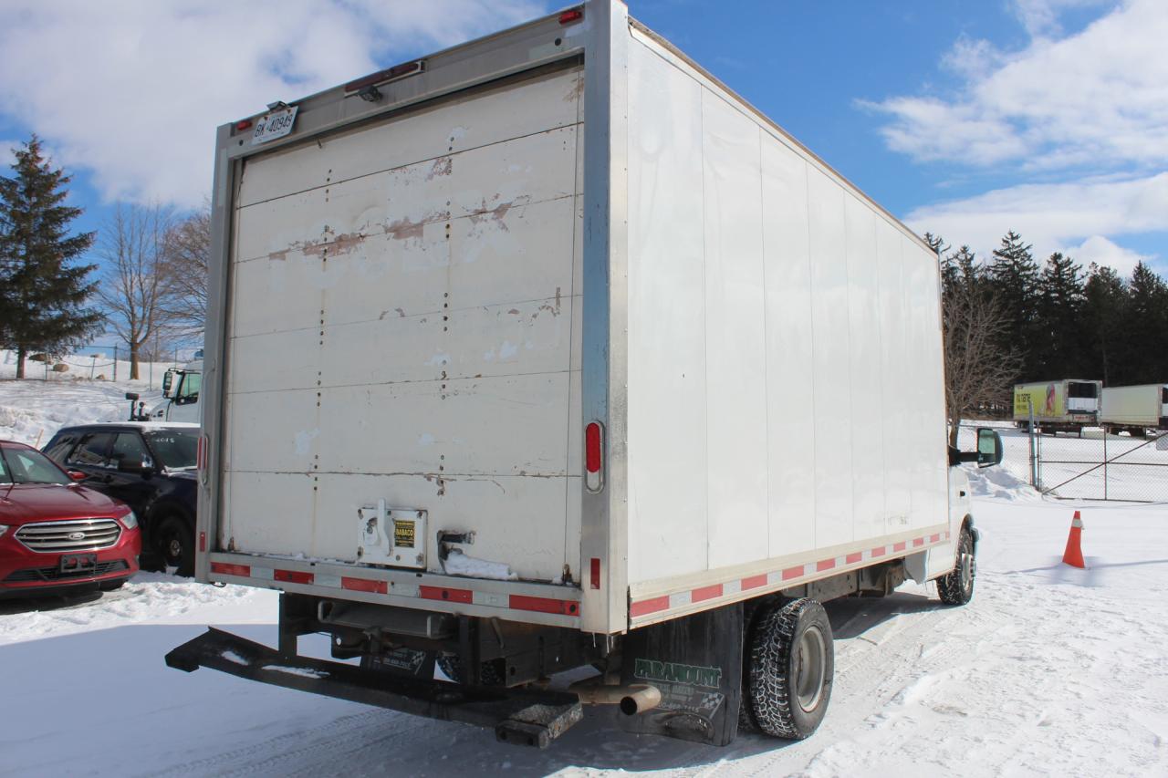 2017 GMC Savana  Photo2