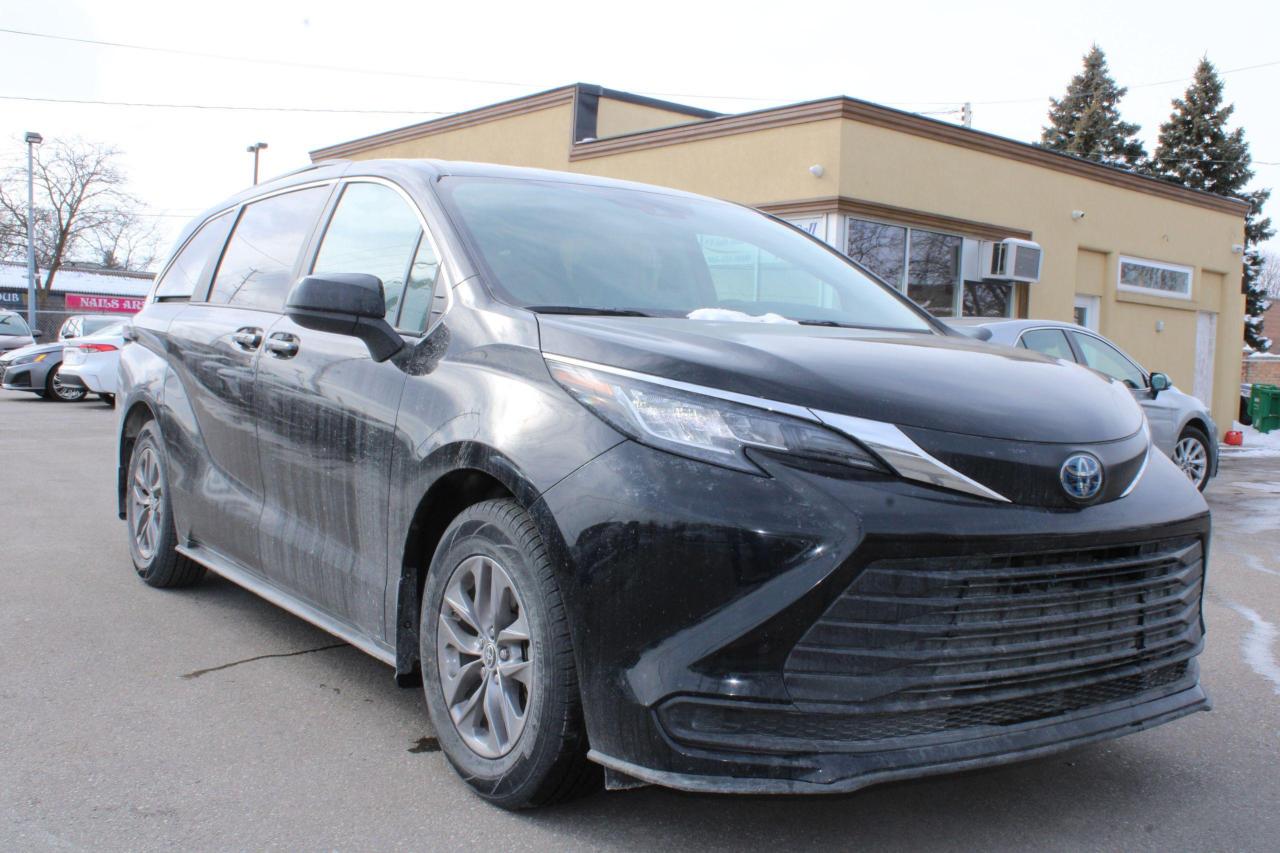 Used 2023 Toyota Sienna LE 8-Passenger AWD for sale in Brampton, ON