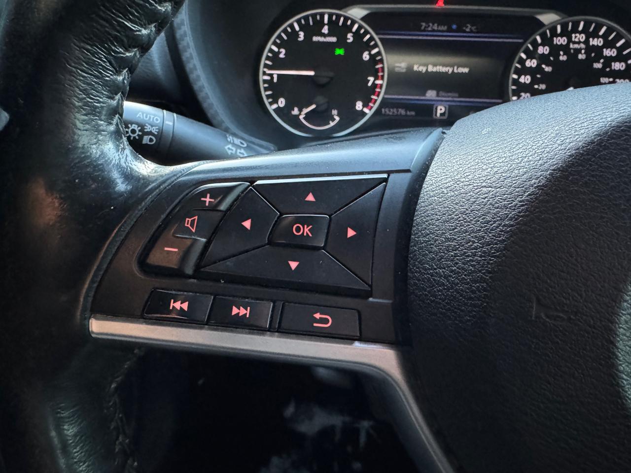 2022 Nissan Sentra SV CVT - Photo #14