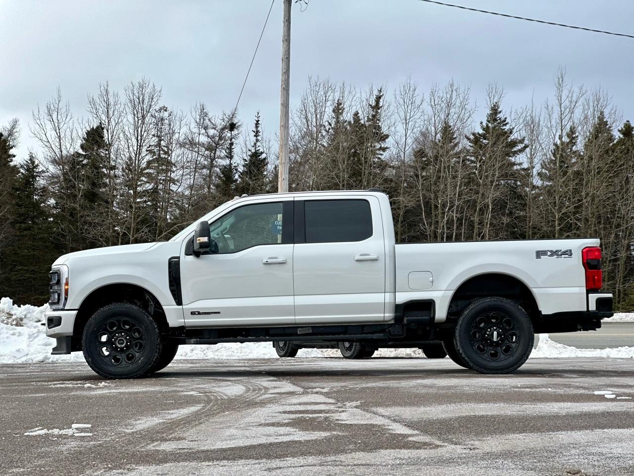 2025 Ford F-250 Super Duty SRW LARIAT 4WD CREW CAB 6.75' BOX Photo5