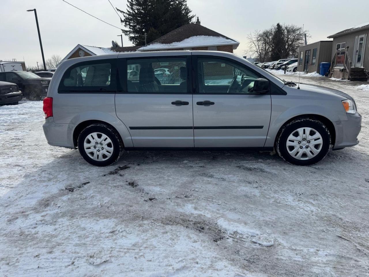 2016 Dodge Grand Caravan CVP, 7 PASSENGER, NO ACCIDENT, AS IS SPECIAL - Photo #6