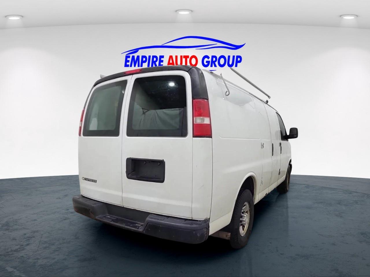 2017 Chevrolet Express 2500 Cargo Photo4