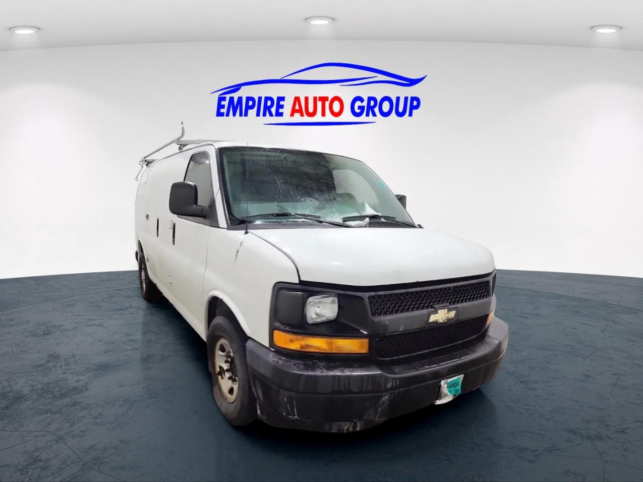 2017 Chevrolet Express 2500 Cargo Photo