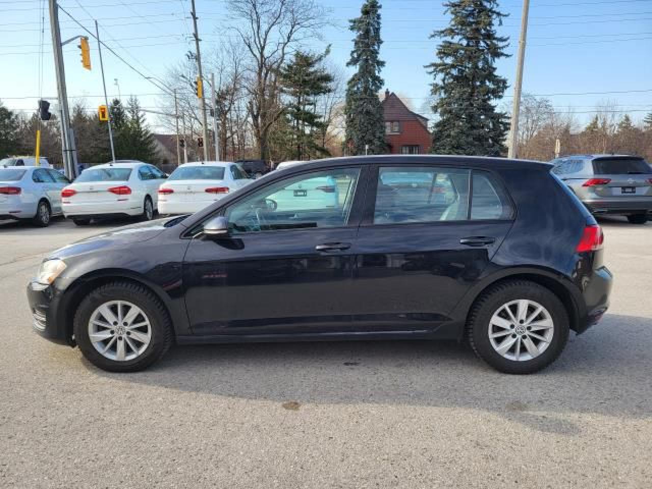 2015 Volkswagen Golf TRENDLINE Photo18