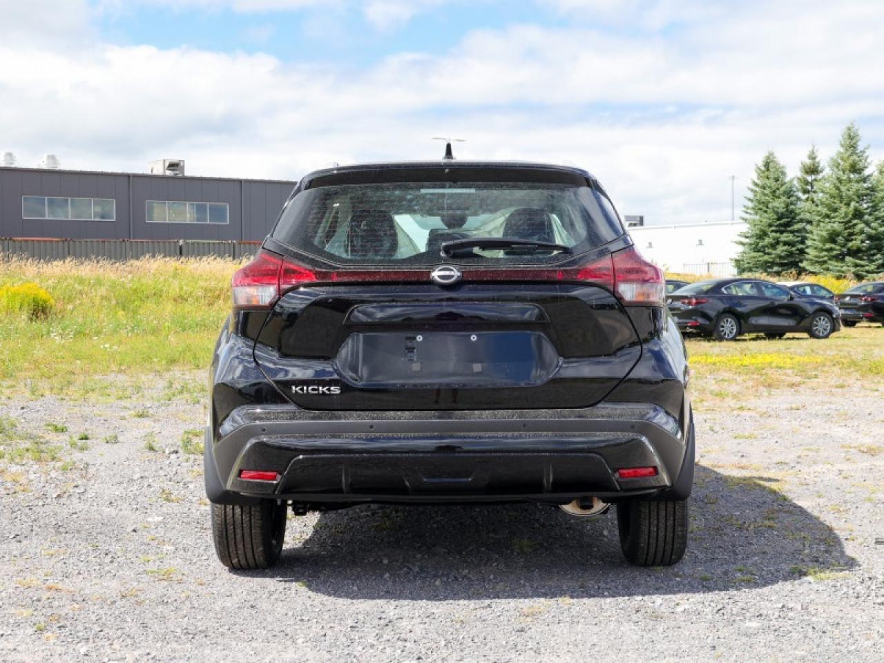 2025 Nissan Kicks Play SV  - Heated Seats -  Apple CarPlay Photo2