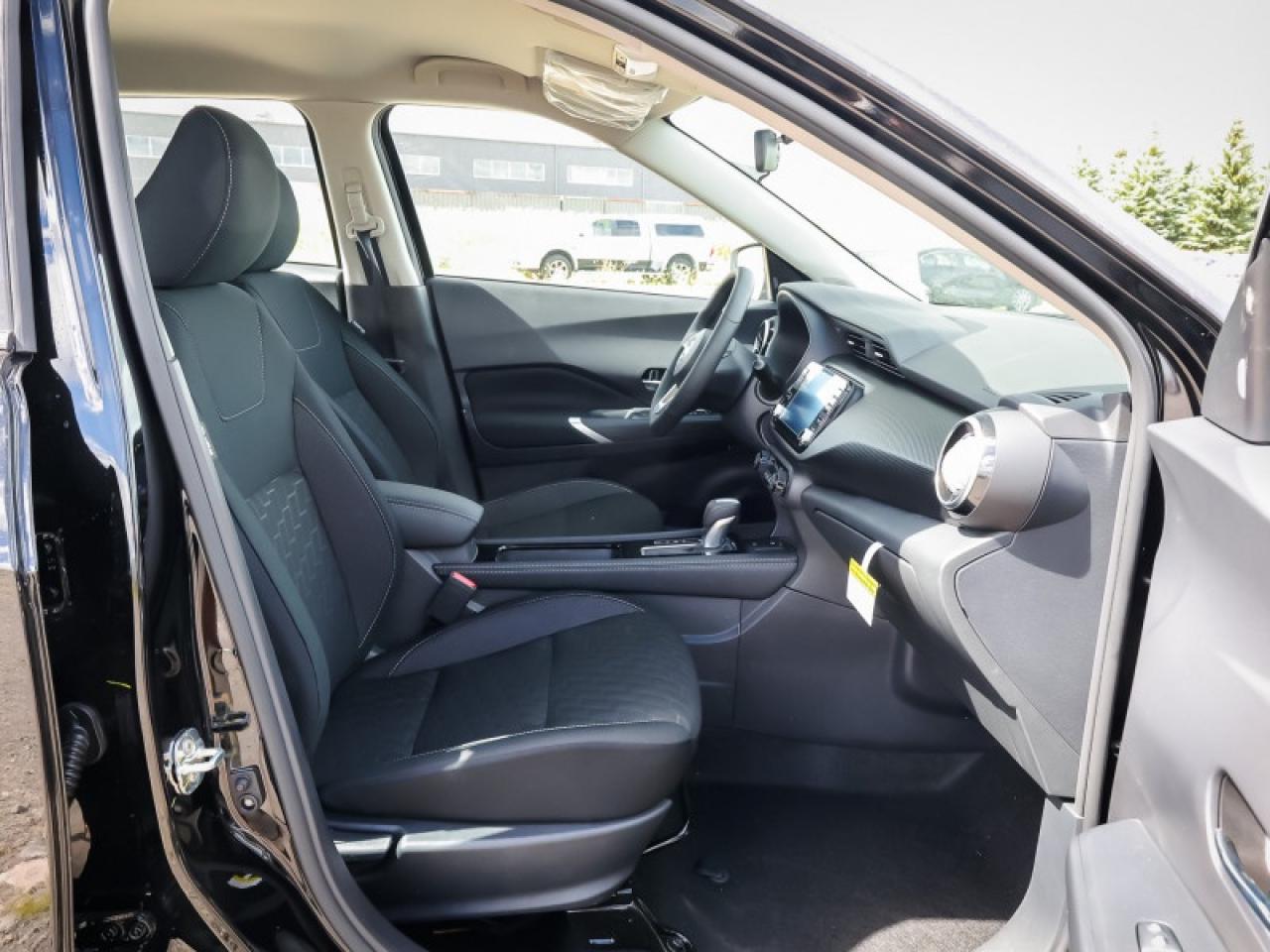 2025 Nissan Kicks Play SV  - Heated Seats -  Apple CarPlay Photo