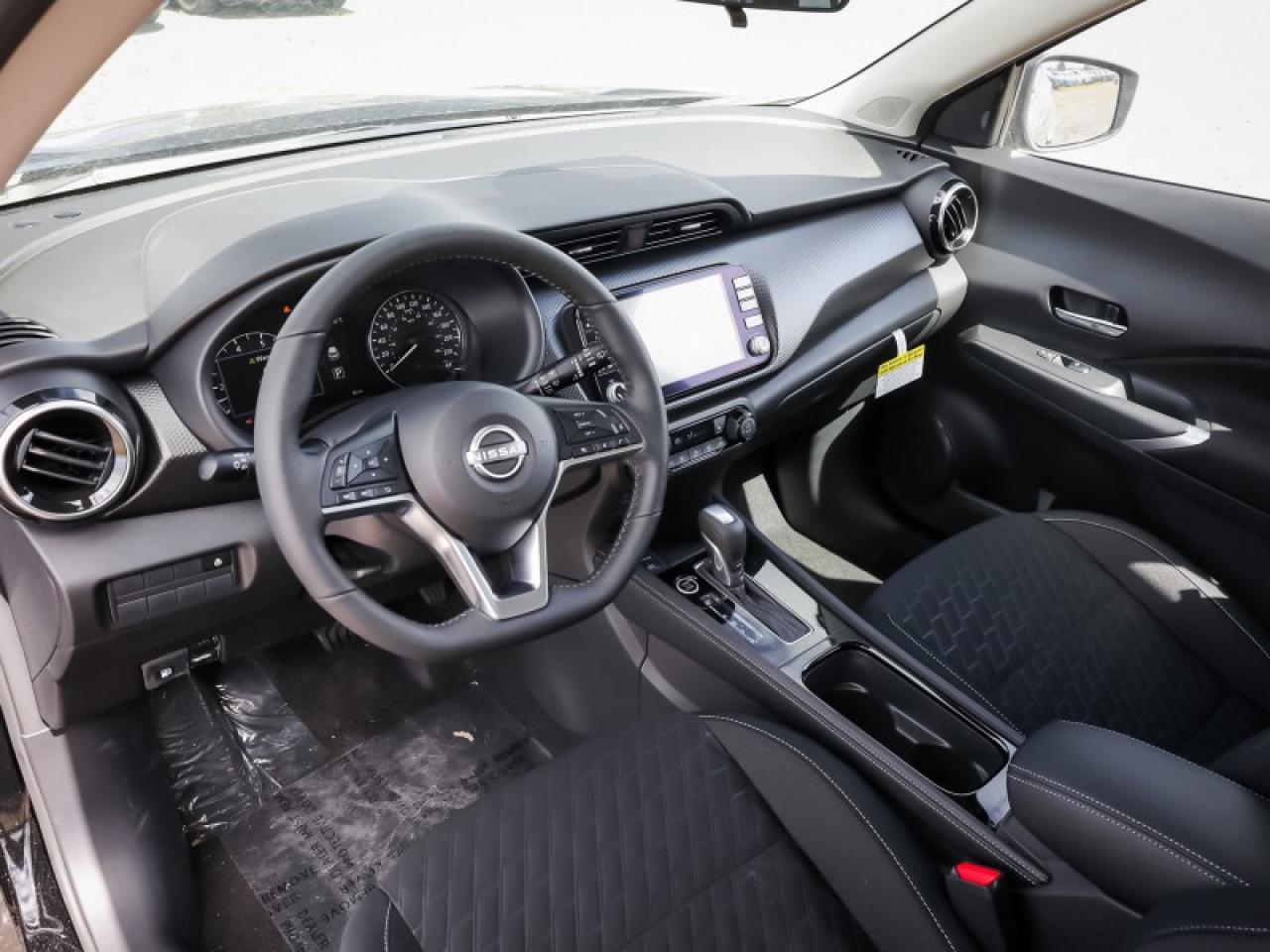 2025 Nissan Kicks Play SV  - Heated Seats -  Apple CarPlay Photo