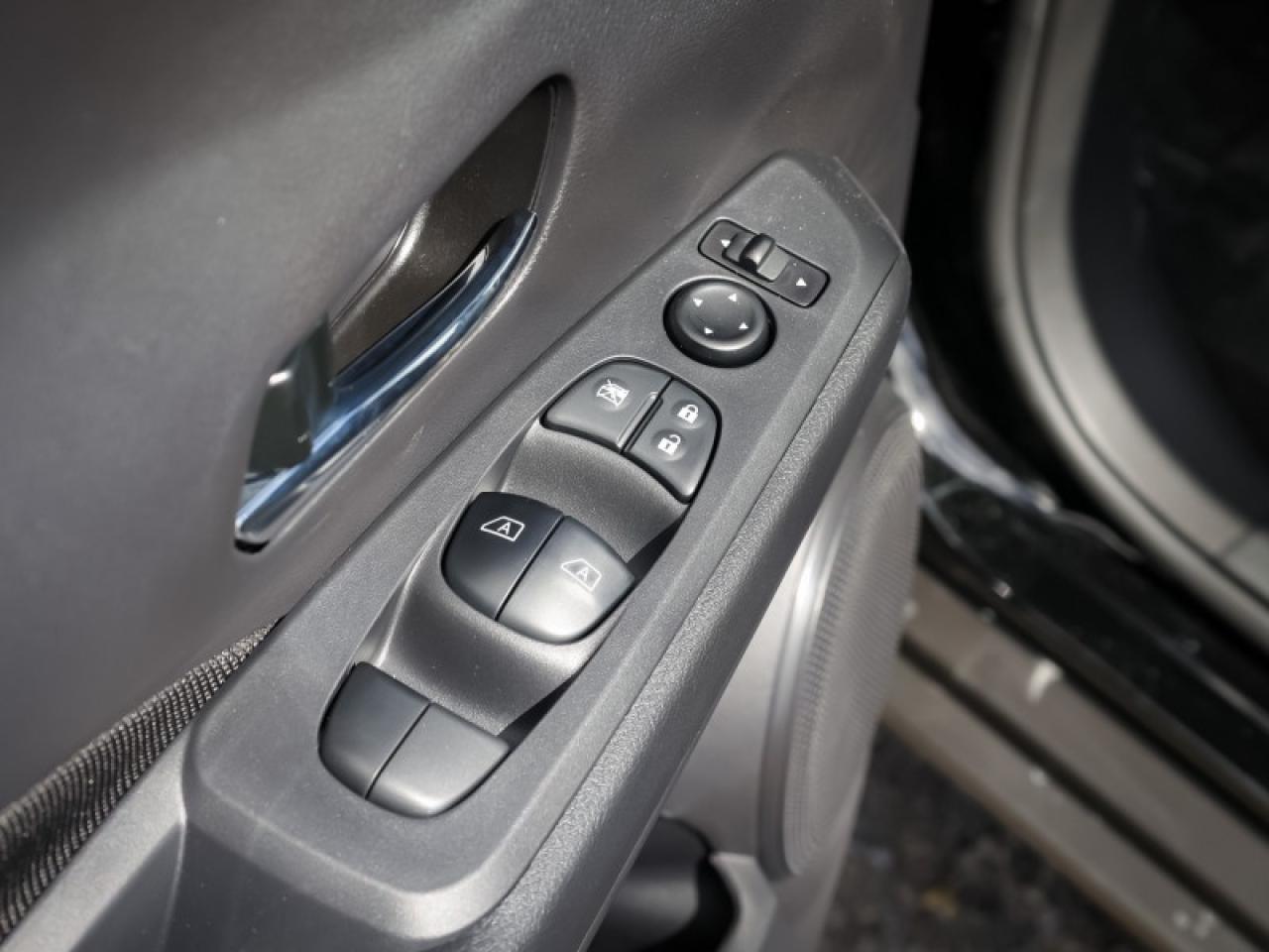 2025 Nissan Kicks Play SV  - Heated Seats -  Apple CarPlay Photo