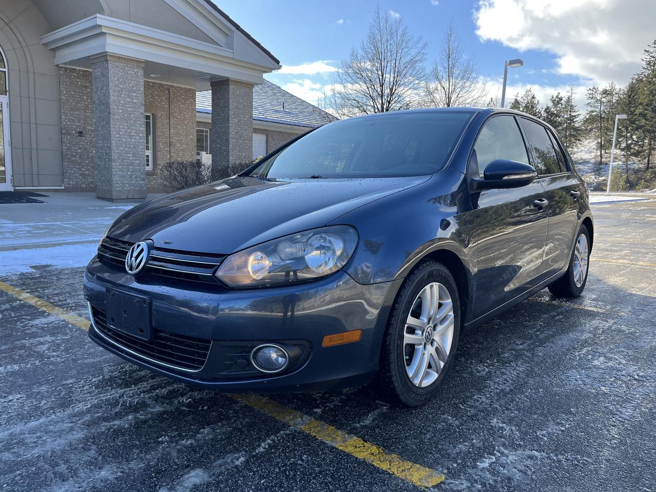 2013 Volkswagen Golf 2.0L TDI w/Tech Package 4 Door